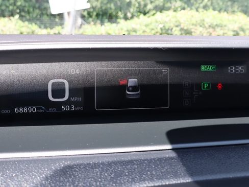 Used 2020 Toyota Prius LE FWD image 29