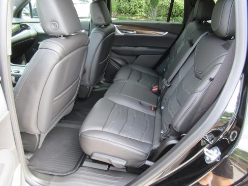 Certified 2025 Cadillac XT6 Premium Luxury w/ Platinum Package AWD/4WD image 35