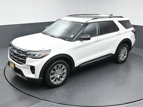 Certified 2025 Ford Explorer Active w/ Active Comfort Package image 53