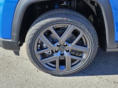 New 2026 Jeep Compass Latitude image 9