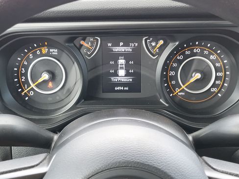 Used 2025 Jeep Gladiator Sport AWD/4WD image 15