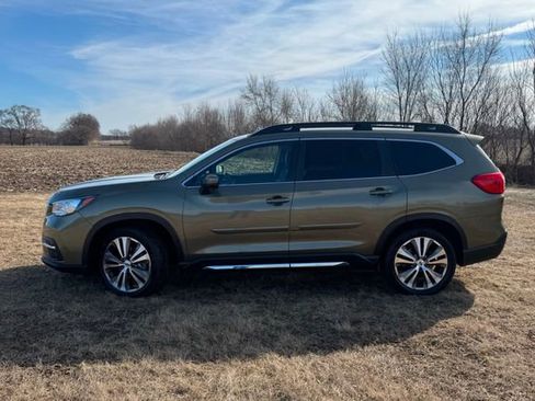 Used 2022 Subaru Ascent Limited image 2
