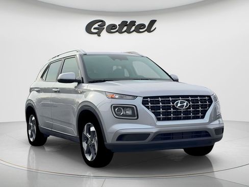 New 2026 Hyundai Venue SEL FWD image 3