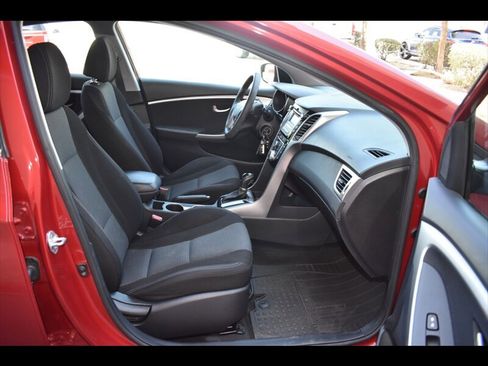 Used 2016 Hyundai Elantra GT image 29