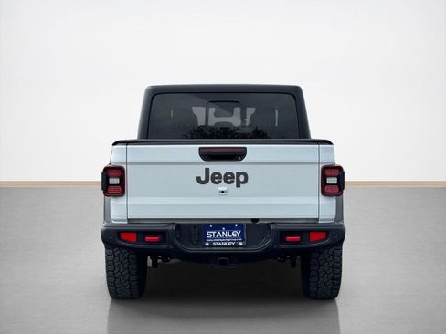Used 2024 Jeep Gladiator Rubicon w/ Technology Group AWD/4WD image 6