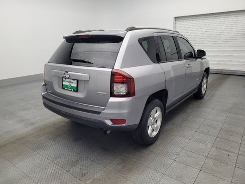Used 2016 Jeep Compass Latitude image 9