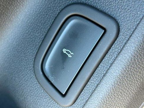 Used 2026 Chevrolet Traverse LT w/ Sun and Wheel Package AWD/4WD image 16