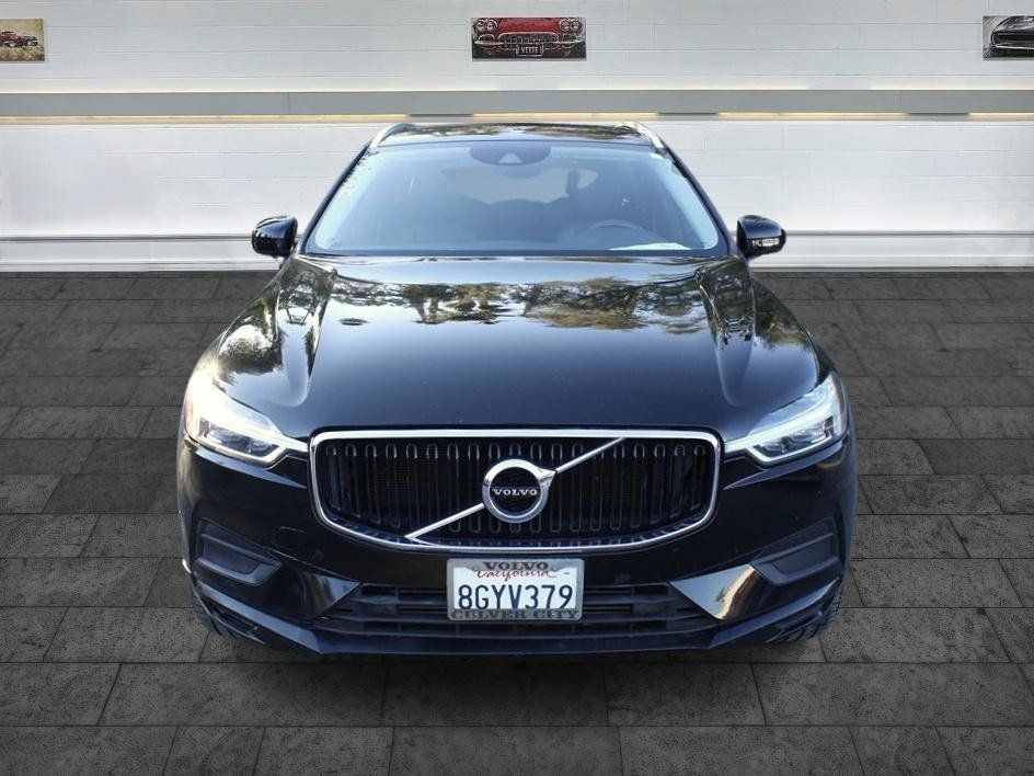 Used 2019 Volvo XC60 T5 Momentum w/ Premium Package FWD image 2