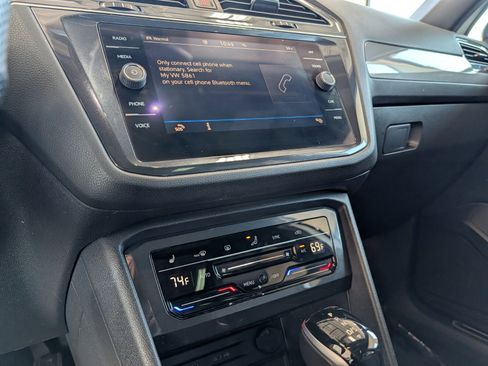 Used 2022 Volkswagen Tiguan SE R-Line image 23