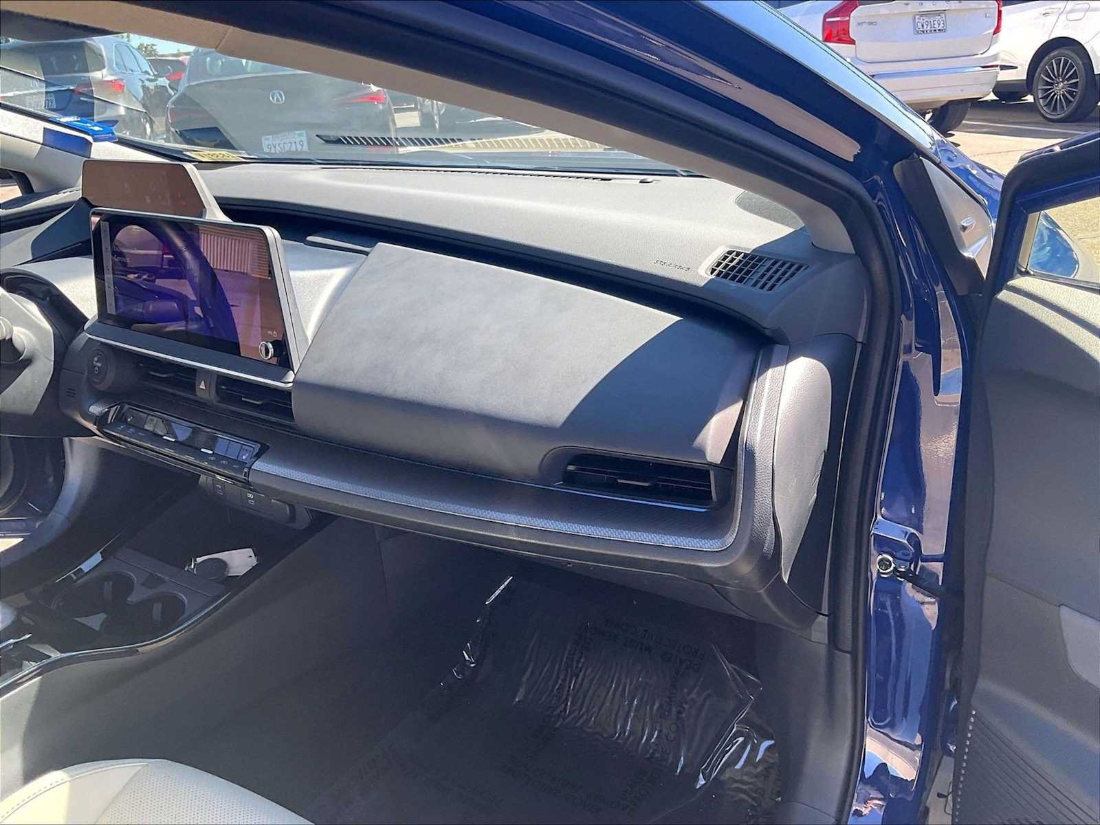 Used 2024 Toyota Prius XLE FWD image 17