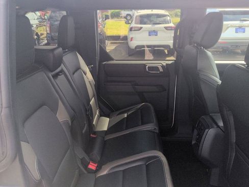 Certified 2025 Ford Bronco Outer Banks AWD/4WD image 28