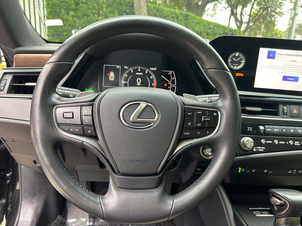 Used 2025 Lexus ES 350 w/ Premium Package FWD image 16