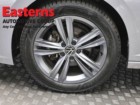 Used 2024 Volkswagen Jetta SE FWD image 31
