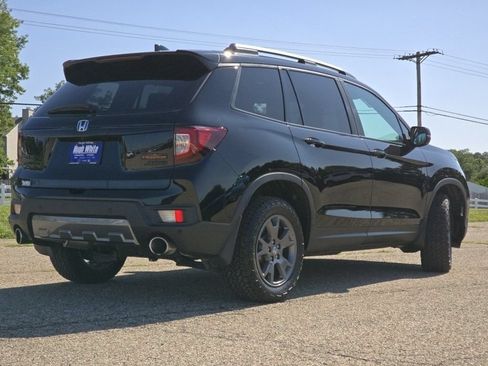 Used 2024 Honda Passport TrailSport image 23