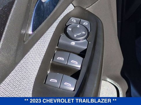 Used 2023 Chevrolet TrailBlazer LT w/ Convenience Package AWD/4WD image 12