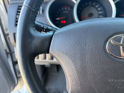 Used 2006 Toyota Tacoma PreRunner image 19