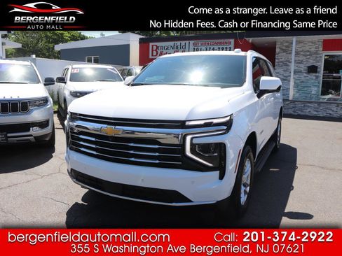 Used 2025 Chevrolet Tahoe LT AWD/4WD image 1