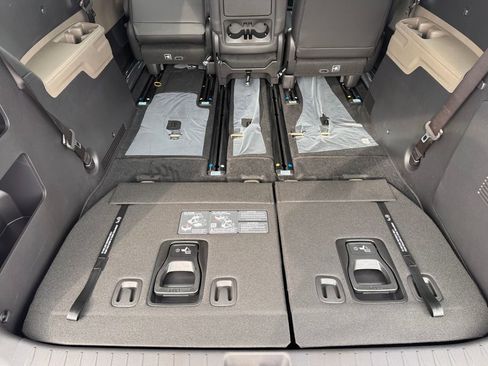 New 2026 Kia Carnival image 14