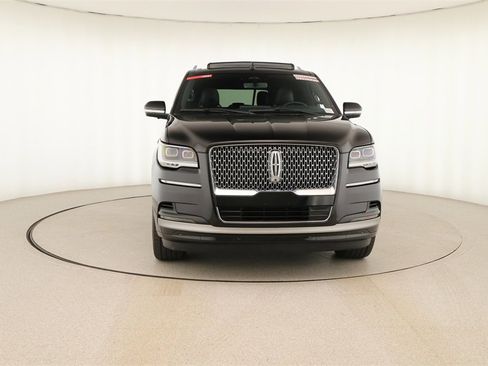 Used 2024 Lincoln Navigator Reserve image 11