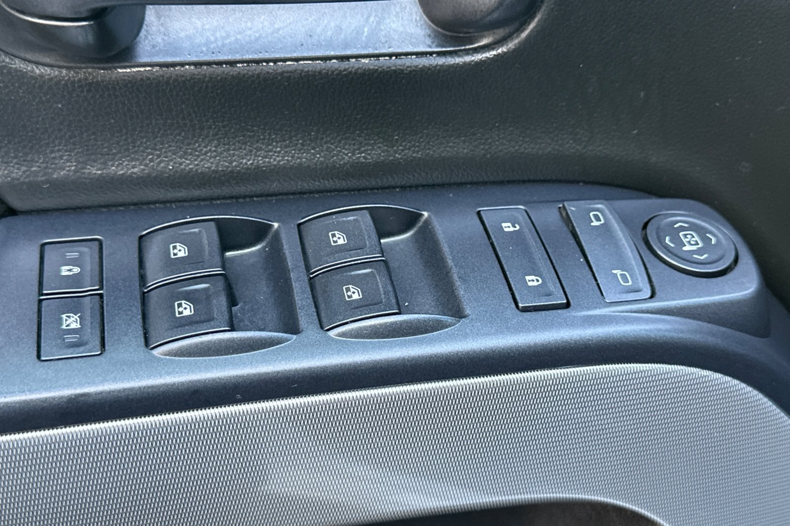 Used 2017 Chevrolet Silverado 1500 LT w/ All Star Edition AWD/4WD image 11