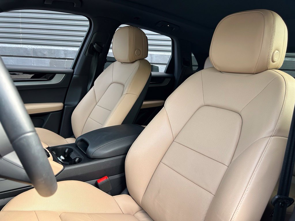 Certified 2026 Porsche Cayenne AWD/4WD image 21