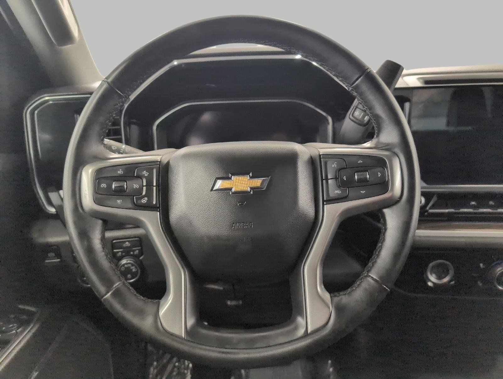 Used 2024 Chevrolet Silverado 1500 LT AWD/4WD image 6