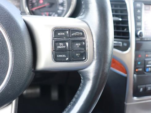 Used 2013 Jeep Grand Cherokee Overland w/ Advance Technology Group image 26