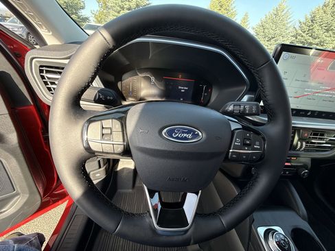 New 2025 Ford Escape SE w/ Class II Trailer Tow Package image 20