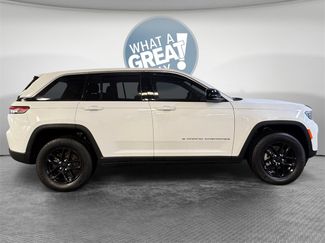Used 2025 Jeep Grand Cherokee Laredo w/ Luxury Tech Group I video 2