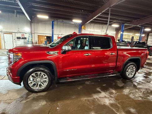 Used 2023 GMC Sierra 1500 Denali w/ Denali Carbonpro Edition image 2
