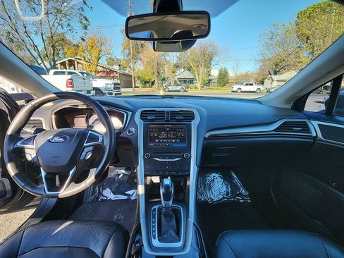 Used 2015 Ford Fusion SE w/ Equipment Group 202A image 26