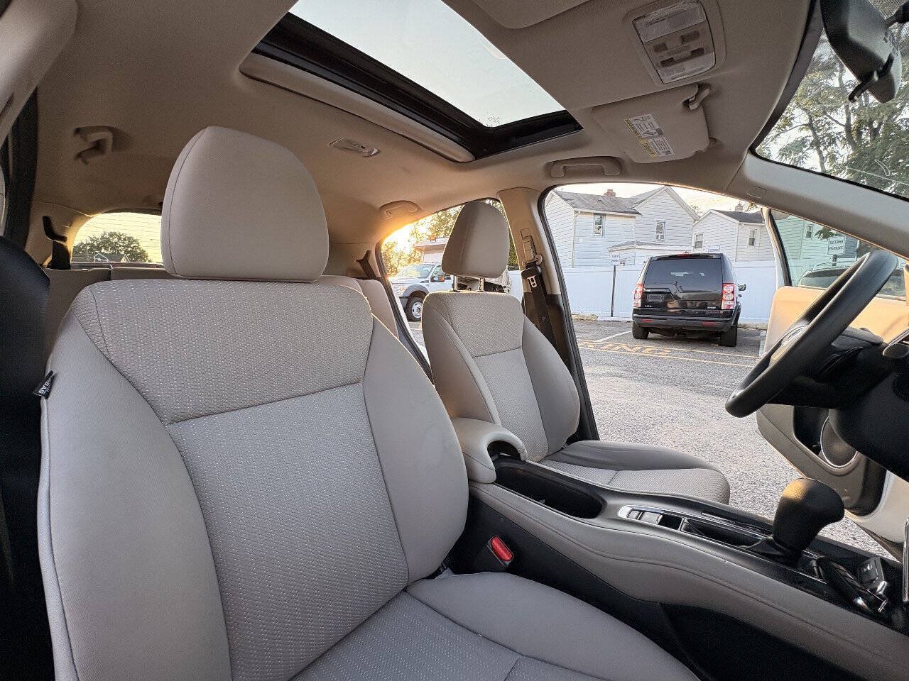 Used 2016 Honda HR-V EX image 19