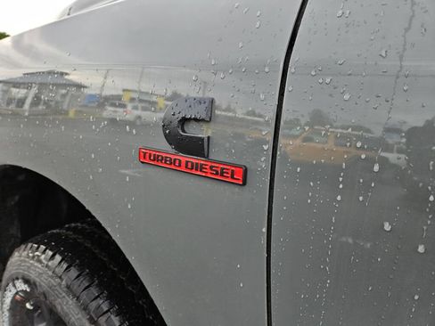 New 2026 RAM 2500 Laramie AWD/4WD image 11