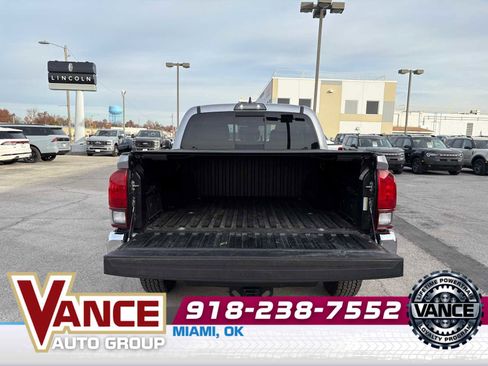 Used 2018 Toyota Tacoma SR5 image 16