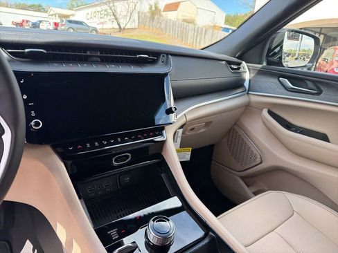 New 2026 Jeep Grand Cherokee Limited AWD/4WD image 23
