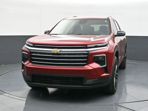 New 2026 Chevrolet Traverse LT w/ LPO, Floor Liner Package FWD image 2