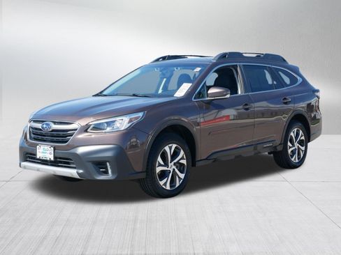 Used 2022 Subaru Outback Limited AWD/4WD image 3