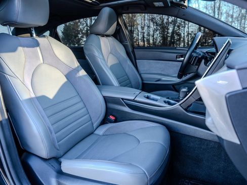 Used 2020 Toyota Avalon Touring image 32