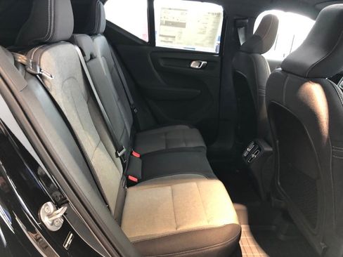 New 2025 Volvo XC40 B5 Core w/ Protection Package Premier image 29