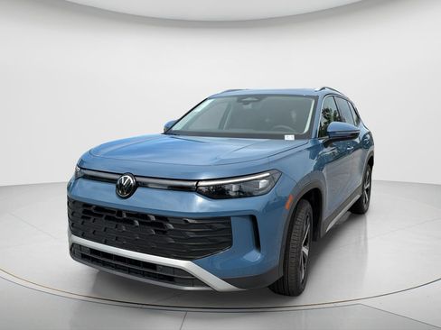 New 2026 Volkswagen Tiguan SE AWD/4WD image 1