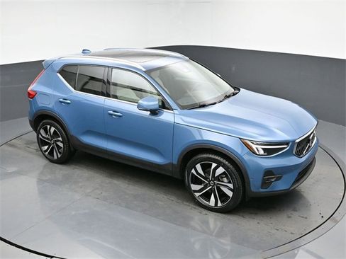 Used 2023 Volvo XC40 B5 Ultimate w/ Protection Package Premier image 50