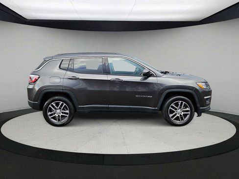 Used 2019 Jeep Compass Latitude w/ Popular Equipment Group image 9
