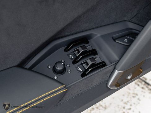 Used 2026 Lamborghini Temerario AWD/4WD image 30