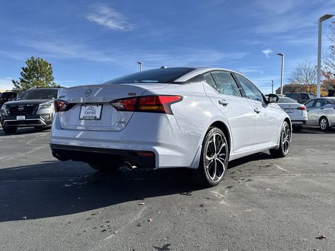 New 2025 Nissan Altima 2.5 SR w/ SR Premium Package image 3