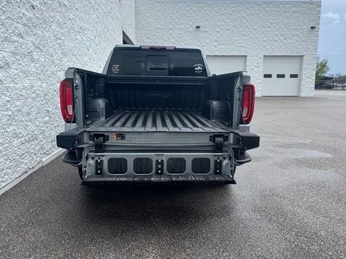 Used 2024 GMC Sierra 1500 AT4 w/ Technology Package AWD/4WD image 10