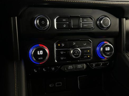 Used 2023 GMC Yukon AT4 image 17