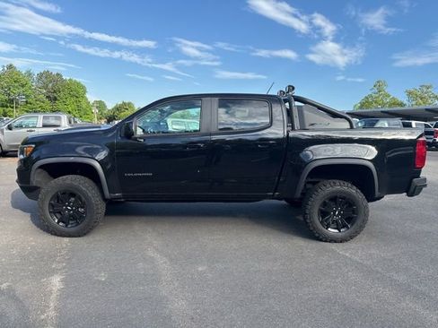 Used 2022 Chevrolet Colorado ZR2 w/ ZR2 Midnight Special Edition AWD/4WD image 2