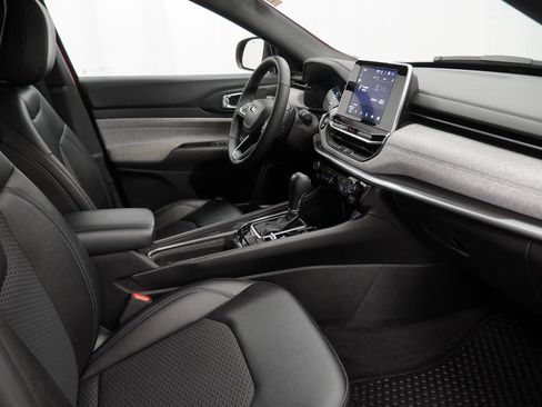 Certified 2025 Jeep Compass Latitude w/ Convenience Group image 48