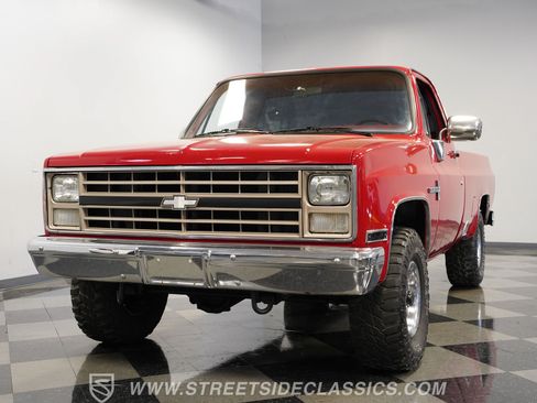 Used 1987 Chevrolet C/K Truck 1500 AWD/4WD image 19