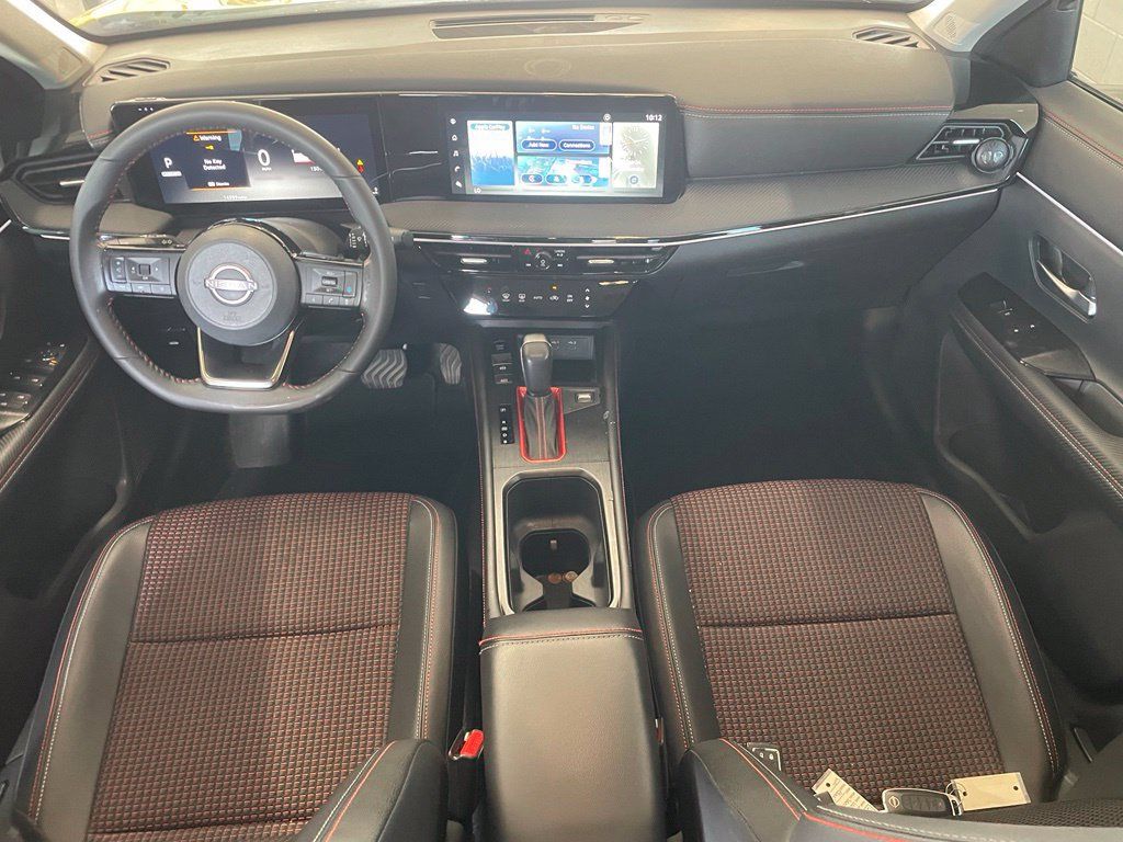 Certified 2025 Nissan Kicks SR AWD/4WD image 11